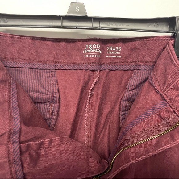 IZOD Men’s Chinos - Picture 4 of 5